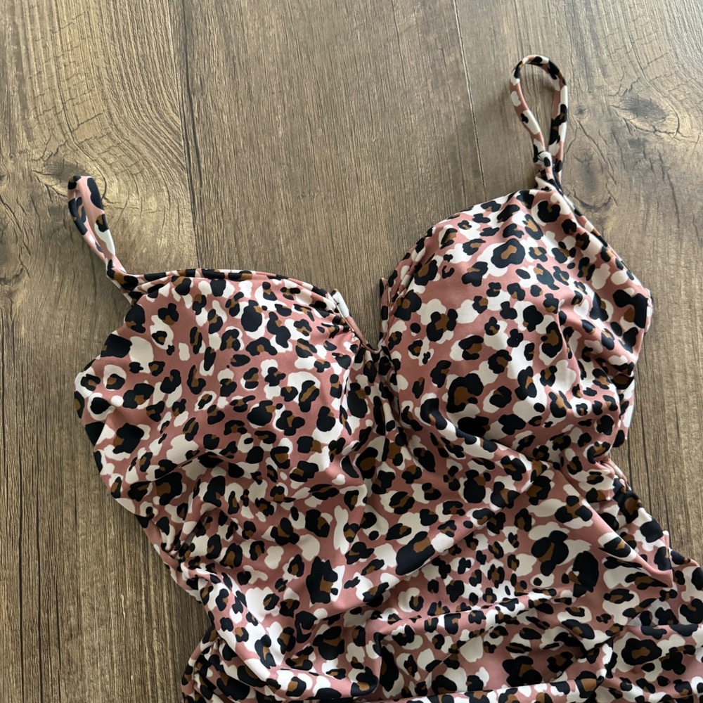 Time and Tru One Piece Swimsuit Leopard Ruched Padded Animal Beach Safari XL - Picture 3 of 12